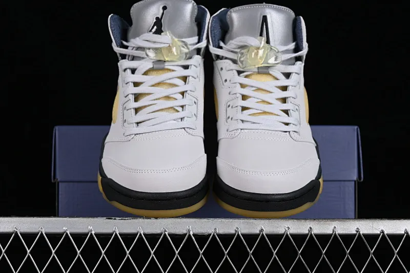 All categories Air Jordan Jordan series basketball shoes Air Jordan 5 pure original version A Ma Maniere x Air Jordan 5 Retro "Photon Dust" AJ5 Joe 5 light tooth white joint model FZ5758-004